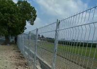 為什么現(xiàn)貨鍍鋅護欄網(wǎng)要增加兩個加強折彎？