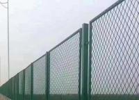 為什么護(hù)欄網(wǎng)底盤上面會(huì)焊加強(qiáng)筋？